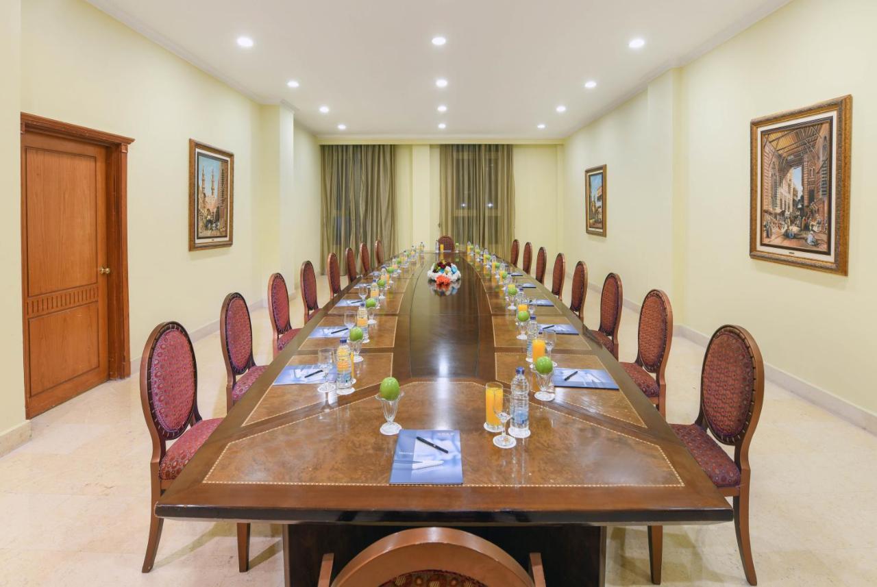Tolip Aswan Hotel Экстерьер фото