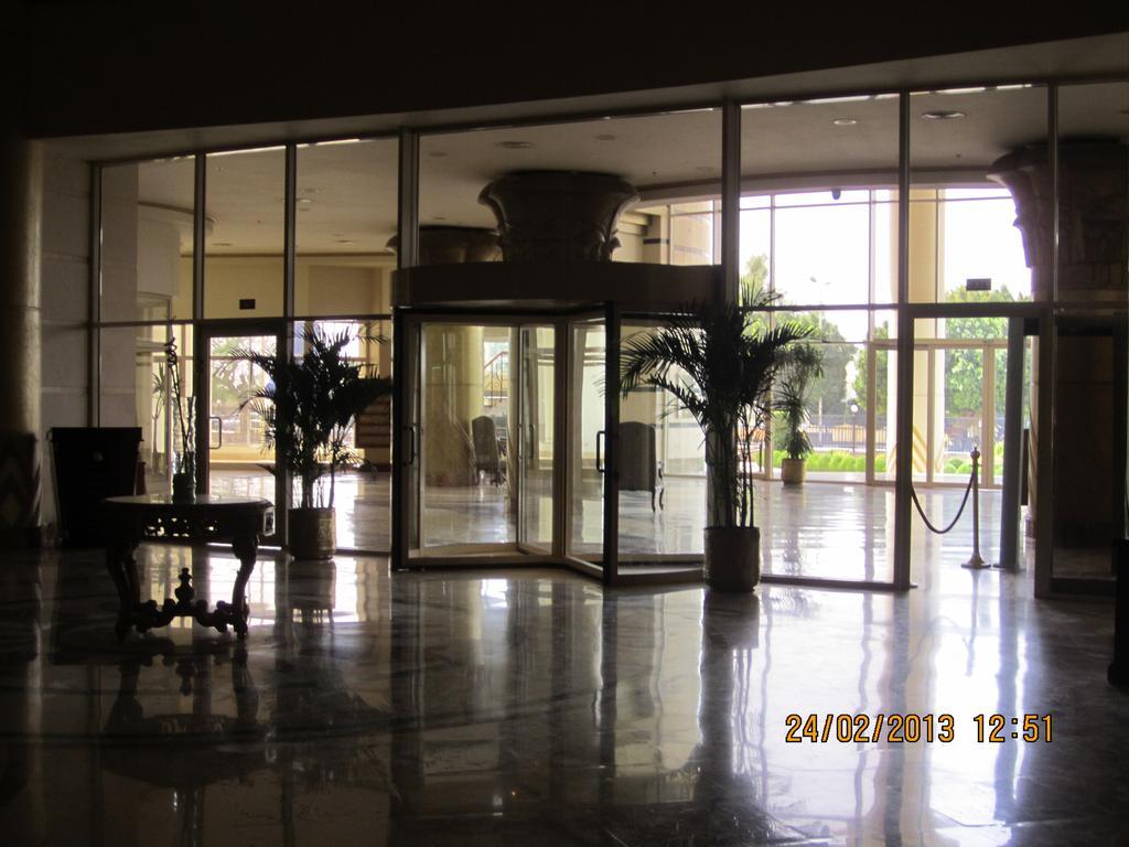 Tolip Aswan Hotel Экстерьер фото